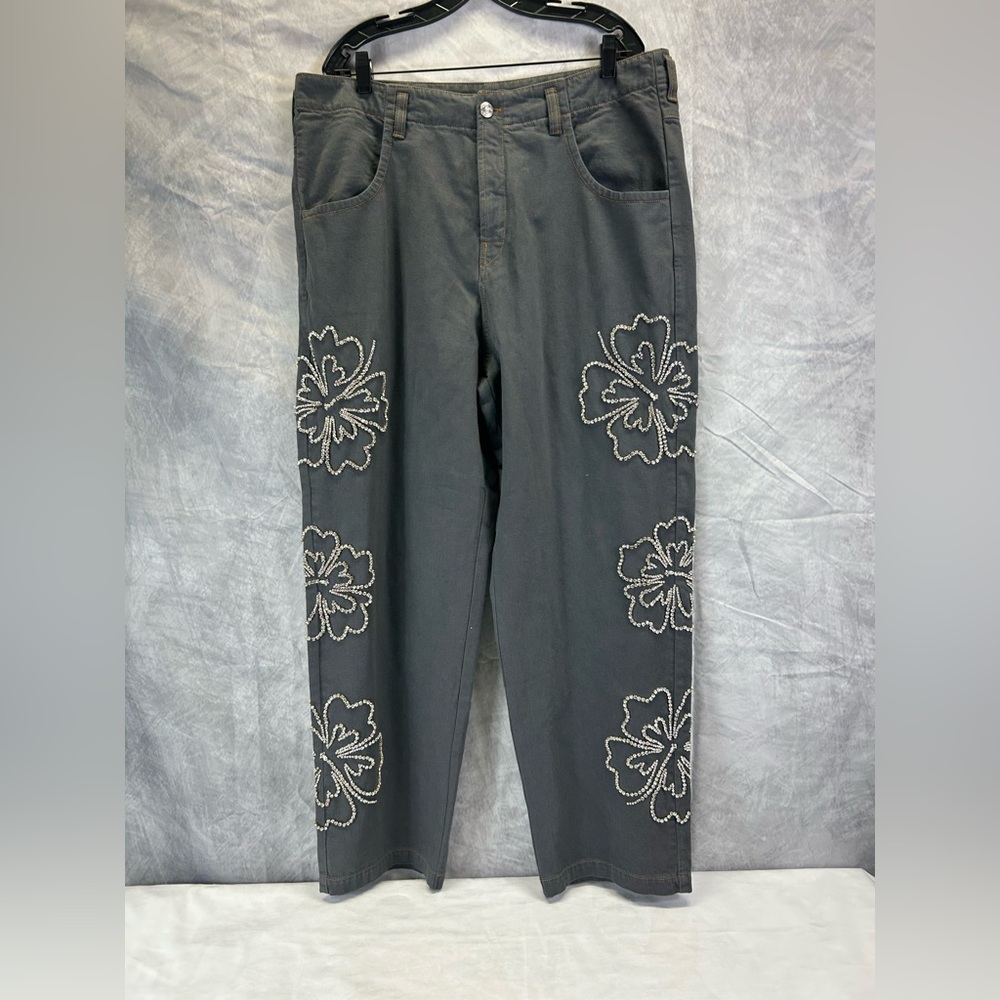 BLUEMARBLE Women’s ibiscus embroidered jeans